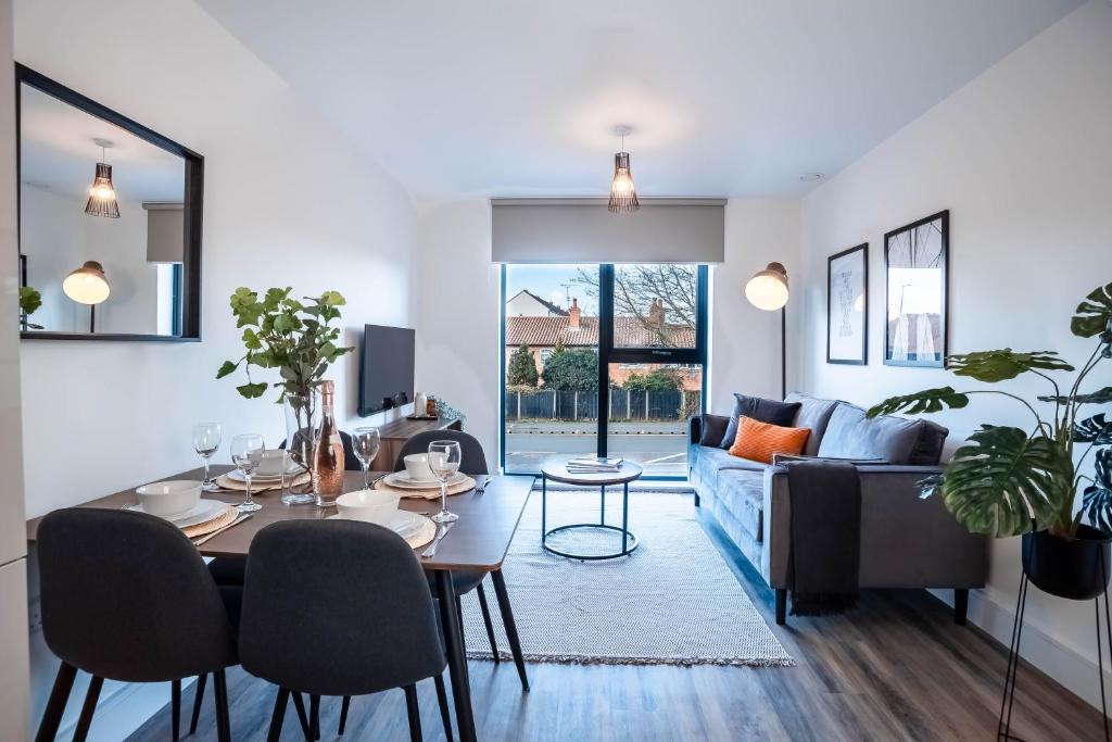 Salford Apartment | Luxe Interchange Apartment Near Old Trafford - Media City - The Quays