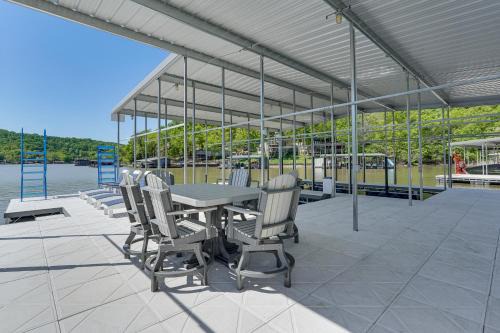Roach House | Luxe Lake of the Ozarks Group Escape in Roach