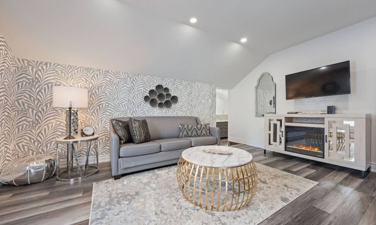 Port Dover Condo | Luxe Lodges on Lake Erie ~ Moonstone ~ Beach House