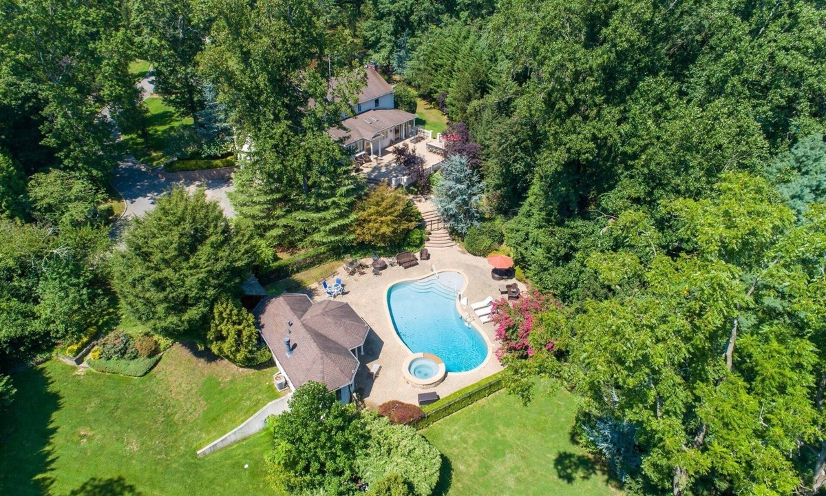 Old Westbury House | Luxe Mansion 40 min from Manhattan