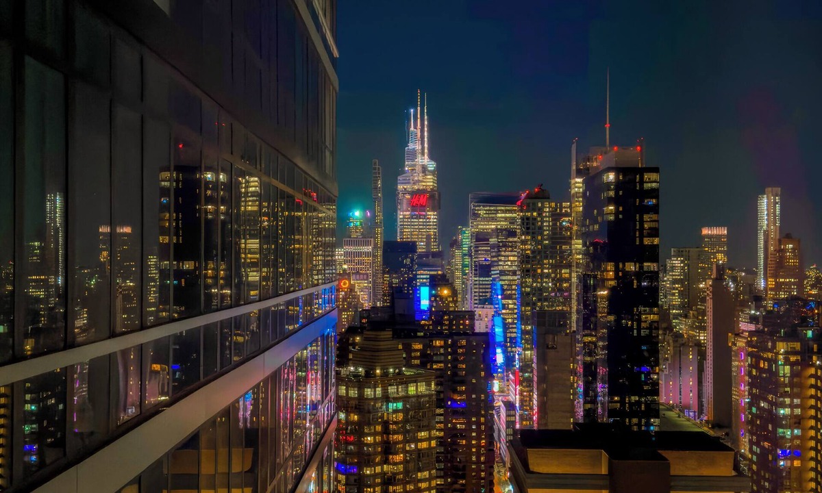 Hell's Kitchen Apartment | Luxe NYC Sky Apartment 2BR 2BA w/Fireplace, Views