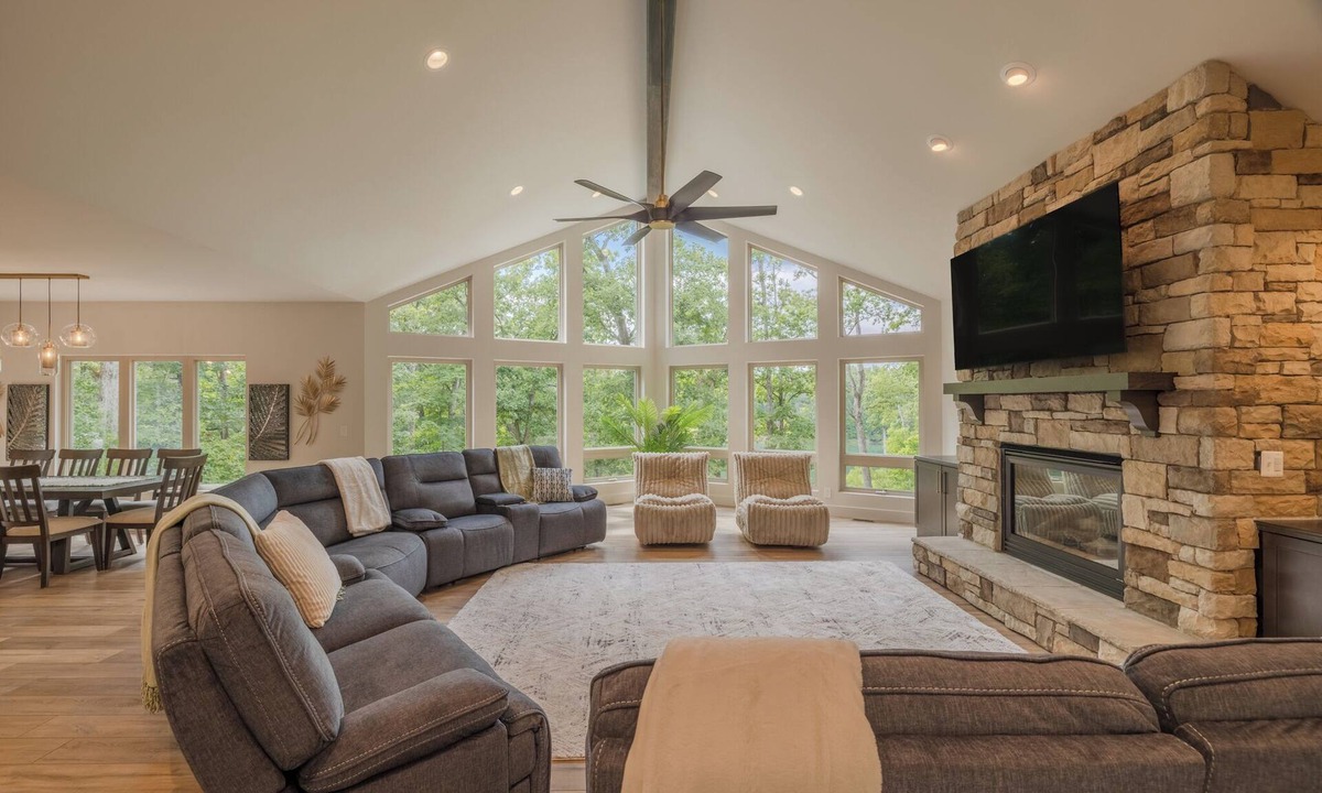 Innsbrook House | Luxe on the Lake by Innsbrook Vacations!