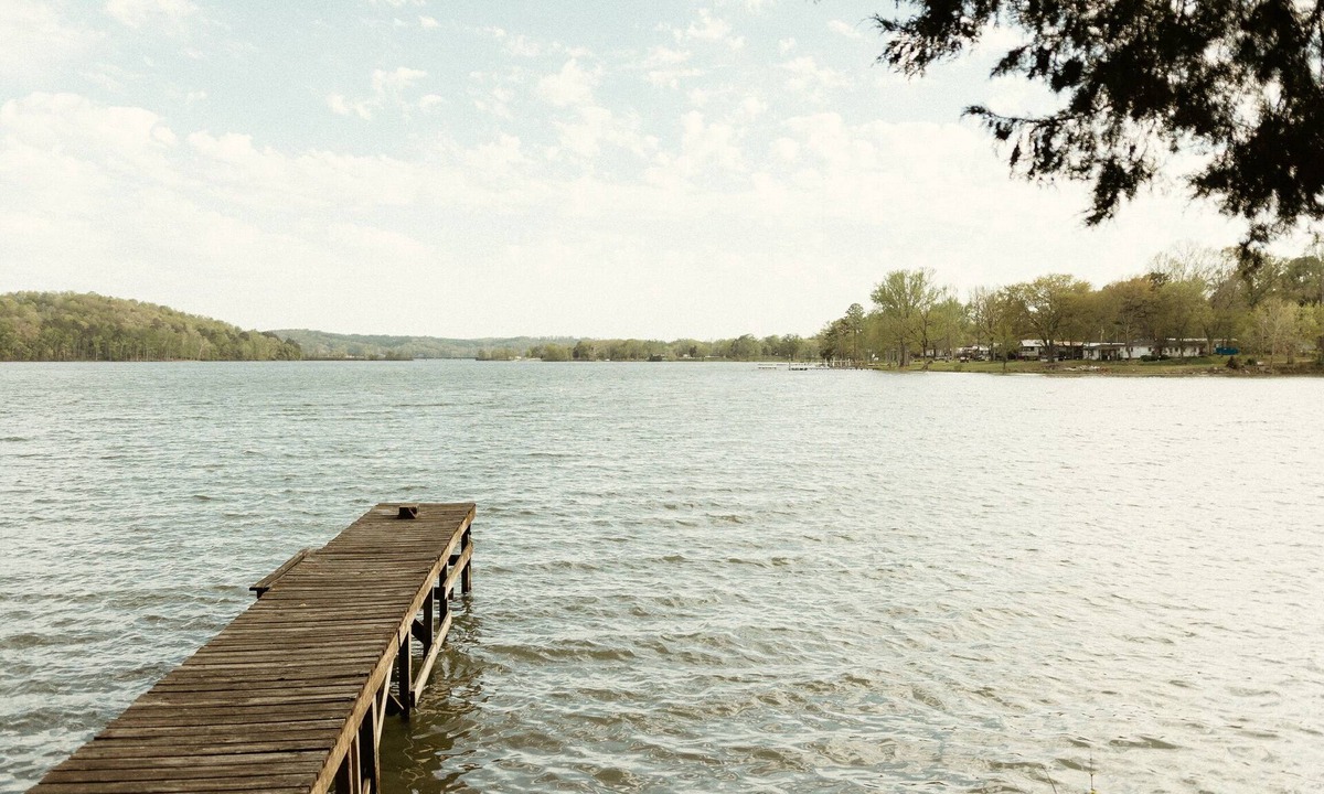 Waterloo Cabin | Luxe Pickwick Cabin: Exclusive Waterfront, 3+ Private Acres & Custom Interiors