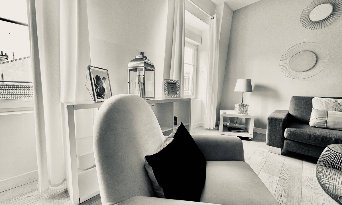 Reims City Centre Apartment | Luxe, quiet and sweet