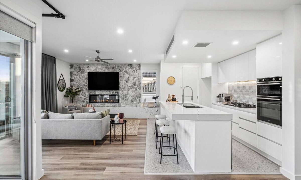 Curlewis House | Luxe, Rooftop Terrace, Views, Three-levels