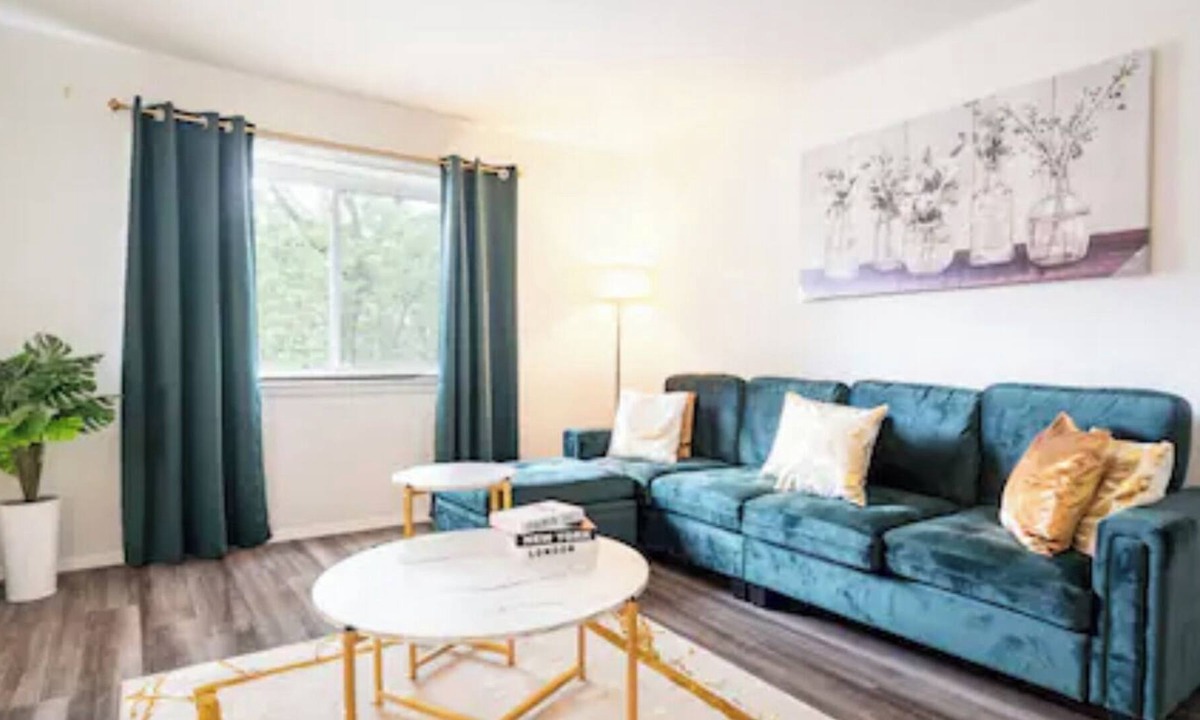 Towson Apartment | Luxe Spacious Apartment