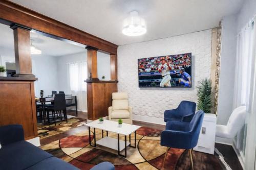 Cheektowaga Apartment | Luxe Stay Near Airport and Downtown