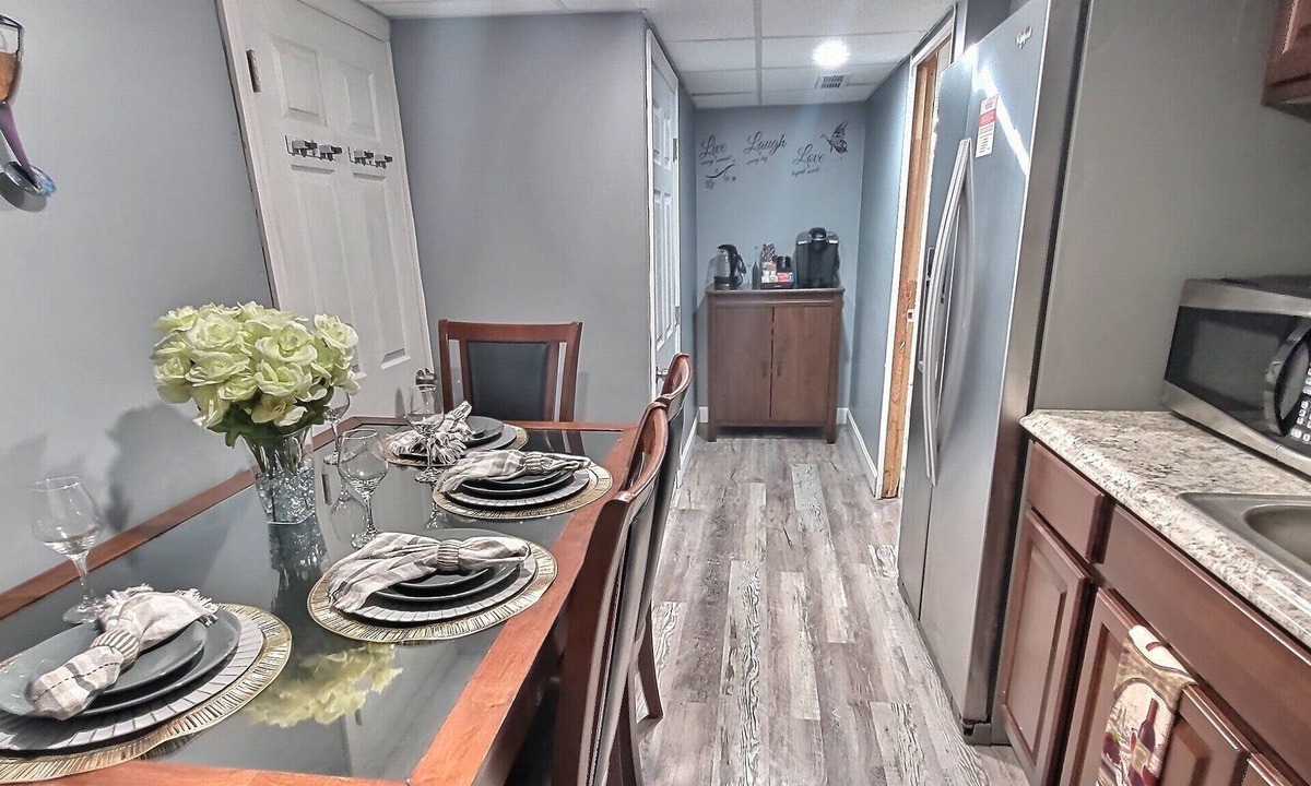 Canton House | Luxe Suite