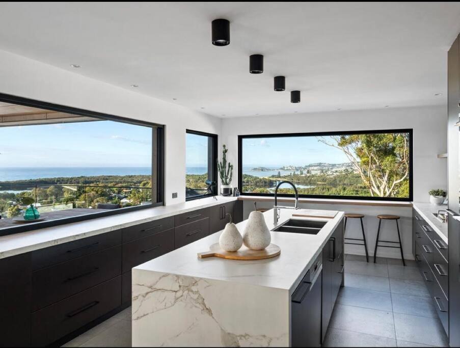 Wamberal House | Luxe Terrigal beach Ocean View with Infinity pool