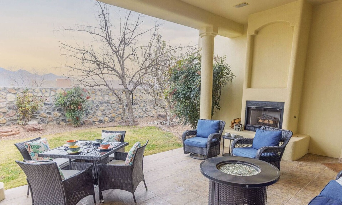 Las Cruces House | Luxe Tuscan Villa - Organ Mtn Views, Patio Living, Sonoma Golf