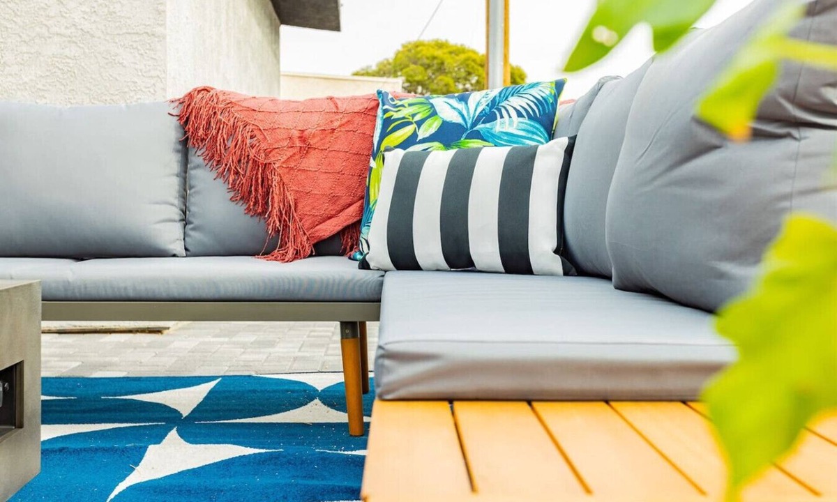 Beverly Green House | Luxe Vegas Retreat: Private Patio | Modern Studio