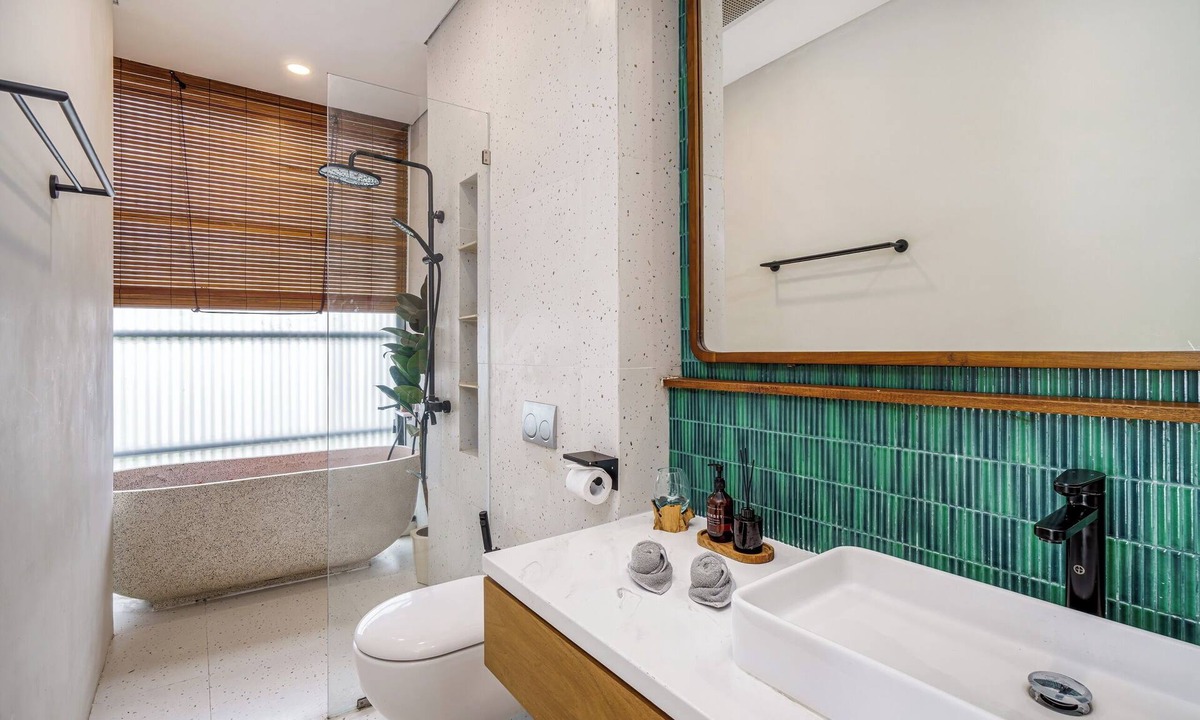 Babakan Villa | Luxe Villa 2 BR Pool Bath Tub Wi-Fi 260 Mbps