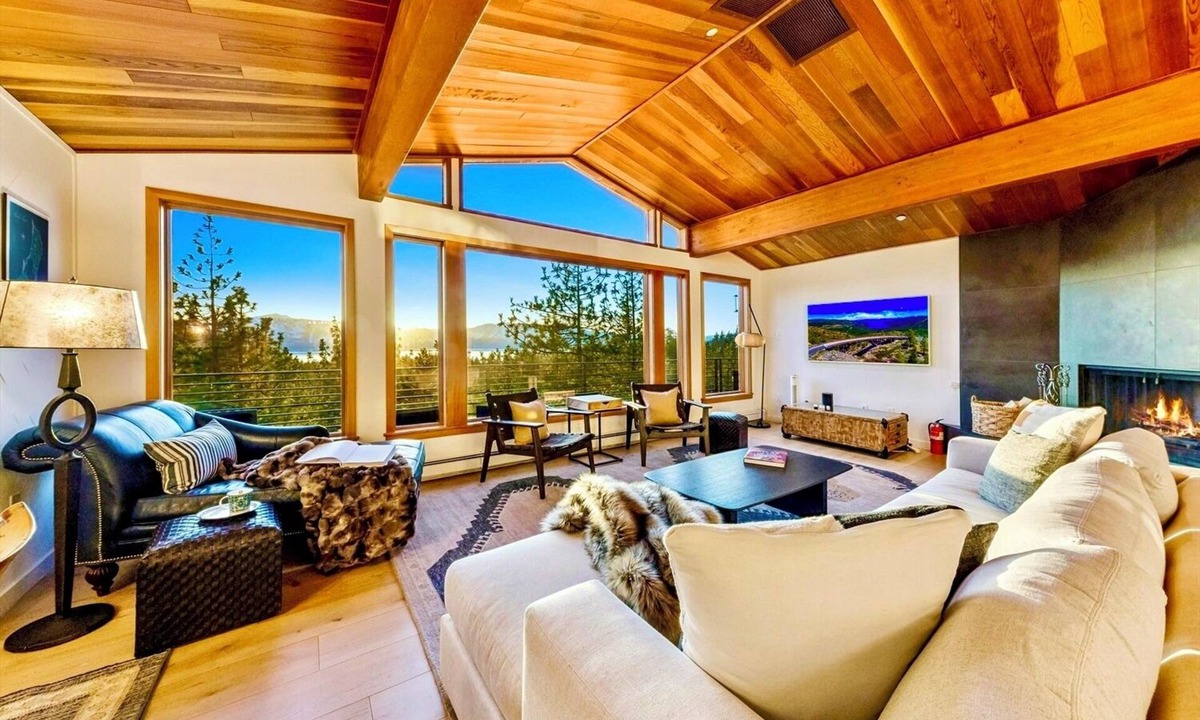 Round Hill Village House | Luxe55 Lake Tahoe Luxury View Estate Panoramic Lake Views, Near South Lake Tahoe & Heavenly