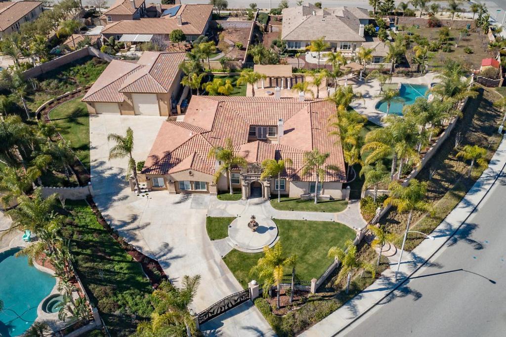 Alessandro Heights Villa | LuxHome Villa