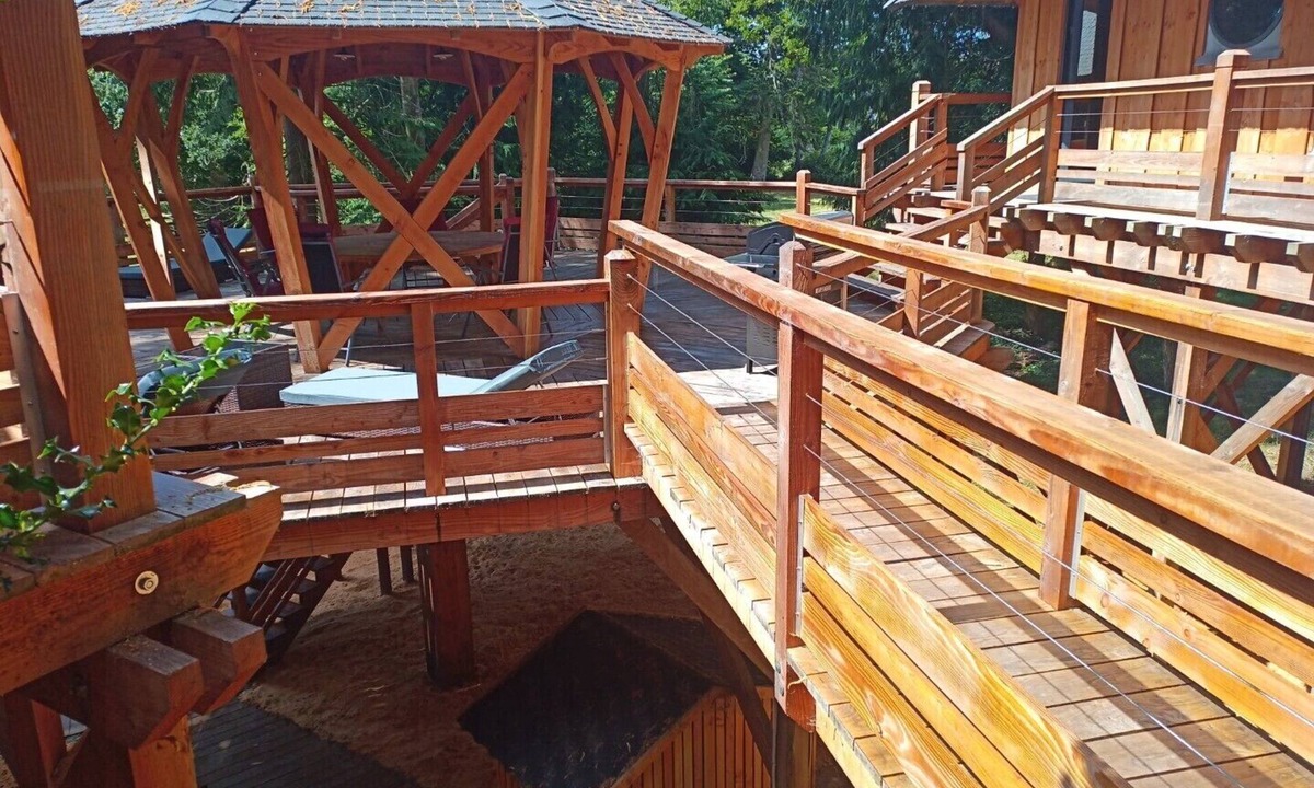 Mantallot Cabin | Luxueuse et Très Insolite Cabane Perchée !