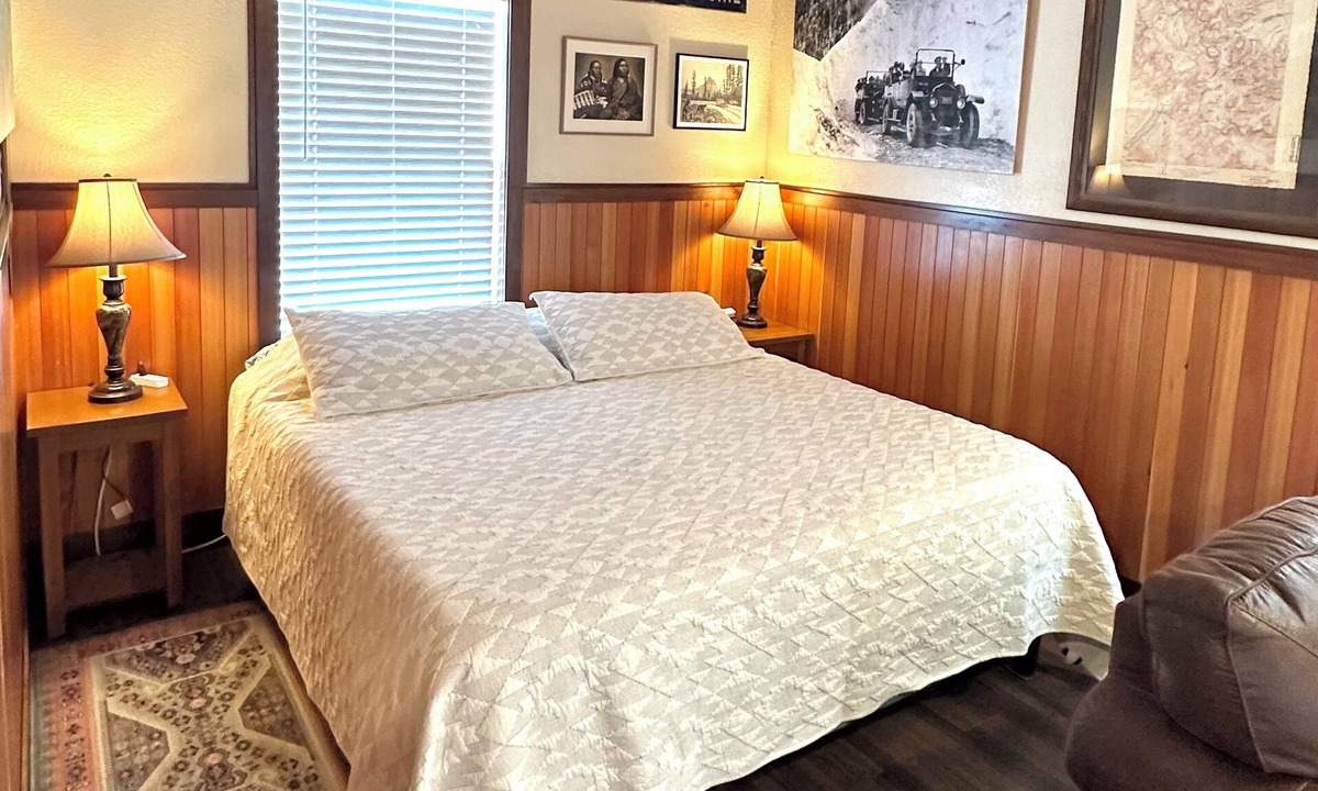 East Glacier Park Village Cabin | Luxury cabin near Two Medicine Lake