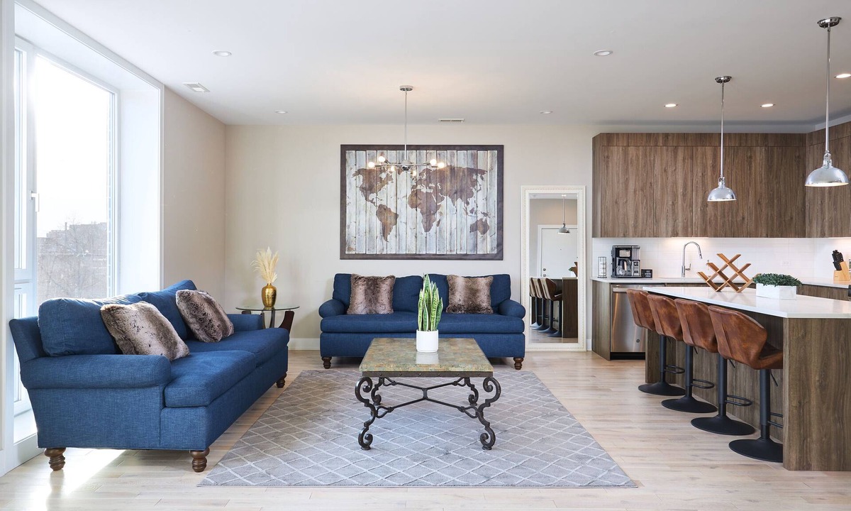 Pilsen Condo | Luxuriant, Foodie, Culture,