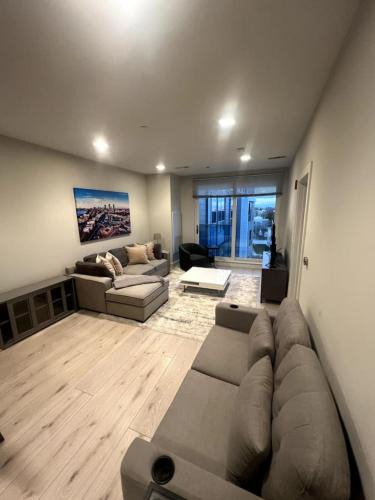 Revere Apartment | Luxurious 1BR, Pool, Gym, nr Blue Line