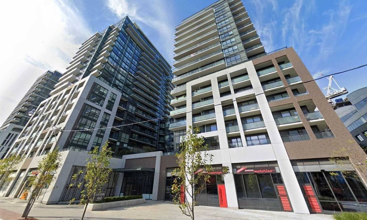 St. Lawrence Condo | Luxurious 1DB Condo Minutes Away From The CN Tower