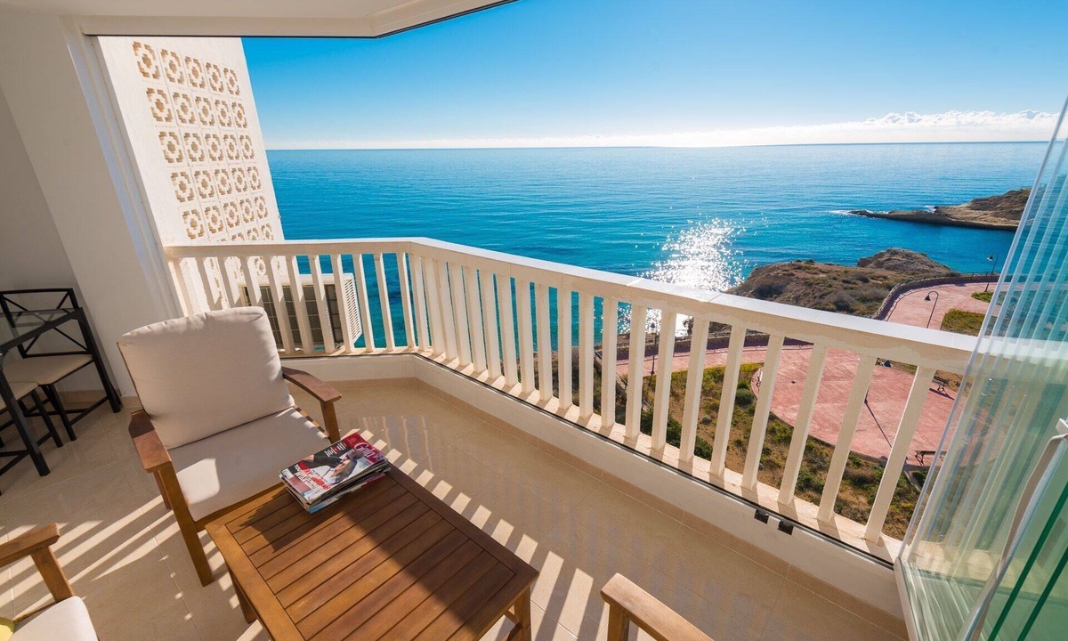 Coveta Fuma Apartment | Luxurious 1st Line Top-floor Apartment With Direct Sea Access