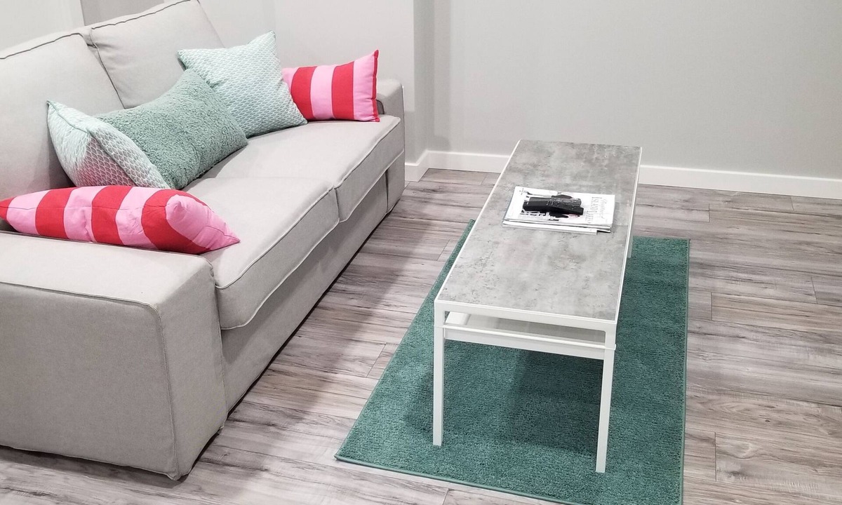 Winnipeg House | Luxurious 2 bedroom basement suit.