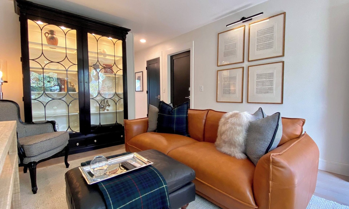 Dayton Condo | Luxurious 2-Bedroom Condo in Centerville Furnished by Ralph Lauren