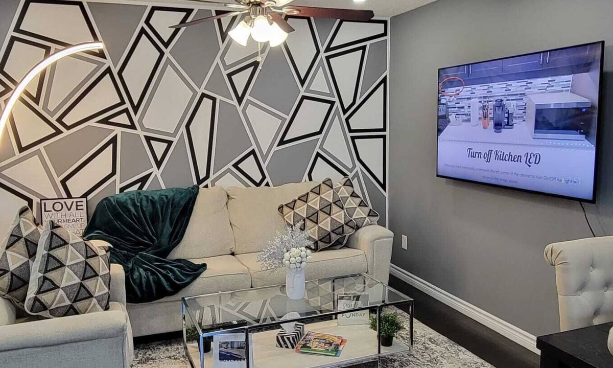 White Oaks House | Luxurious 3 Bed, 2 Bath Home with Heated pool.