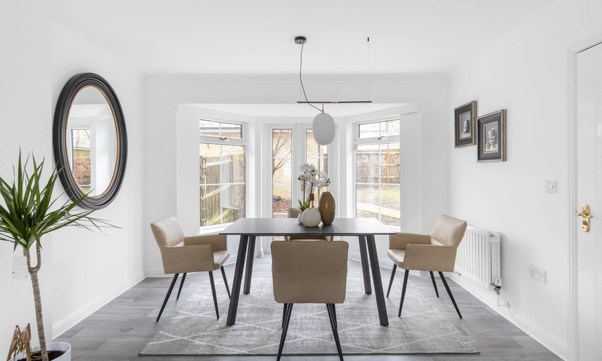 Braintree House | Luxurious 3 Bed House with Free Parking