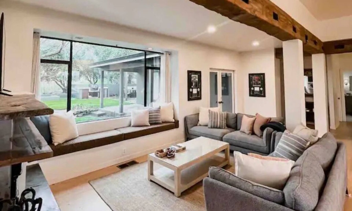 Angels Camp House | Luxurious 3-BR Home: BBQ Grill, Hot Tub & Fire Pit