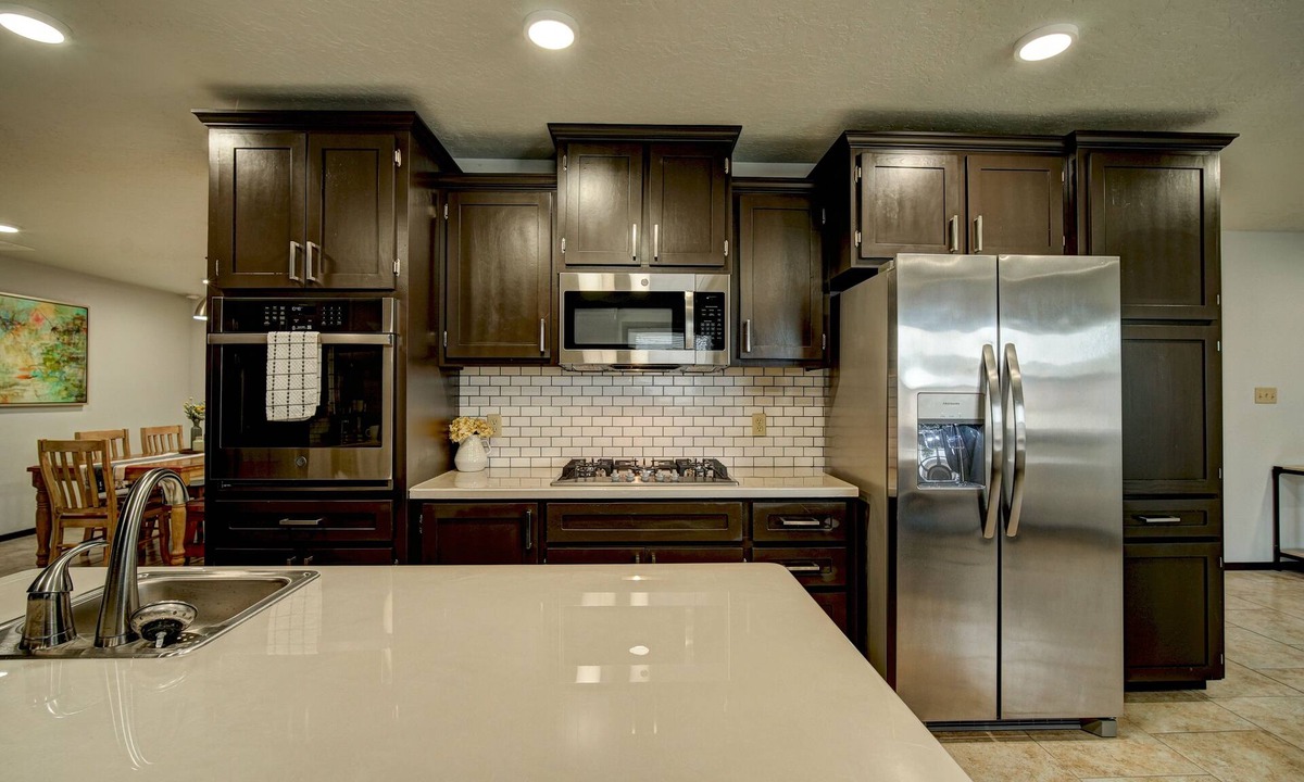 Woodward House | Luxurious 4-bedroom w/pool table & outdoor bar