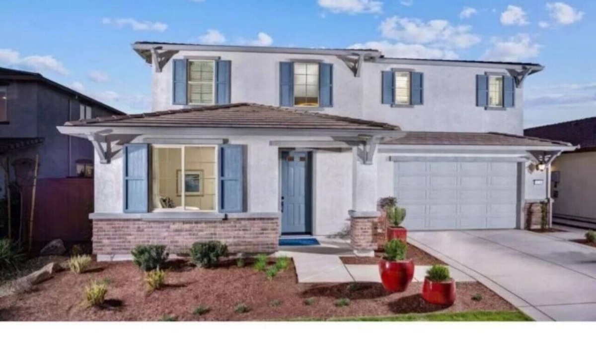 Roseville Villa | Luxurious 4BR Villa!