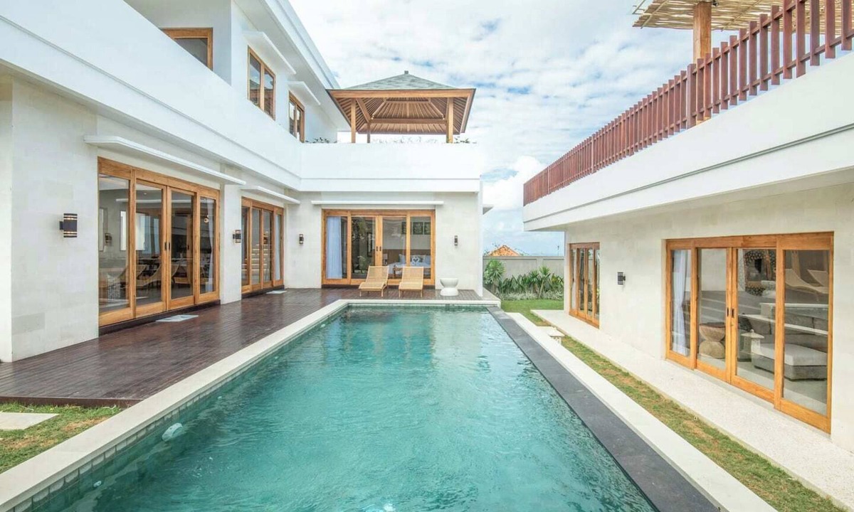 Pecatu Villa | Luxurious 6 BR with Sea View, 5 mins to Savaya