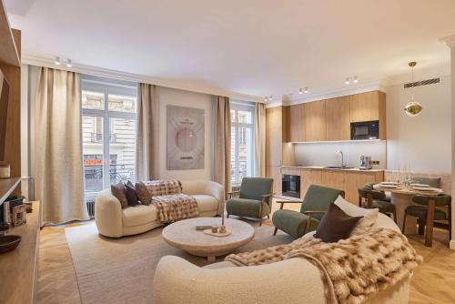 Ternes Apartment | Luxurious airconditioned apartment Arc de Triomphe