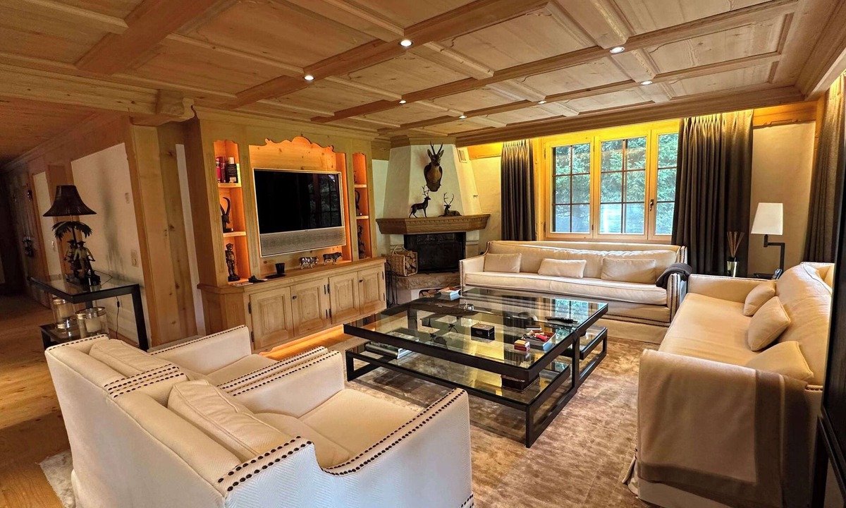 Zweisimmen Nr Gstaad Apartment | Luxurious Alpine Getaway at Park Hotel Gstaad
