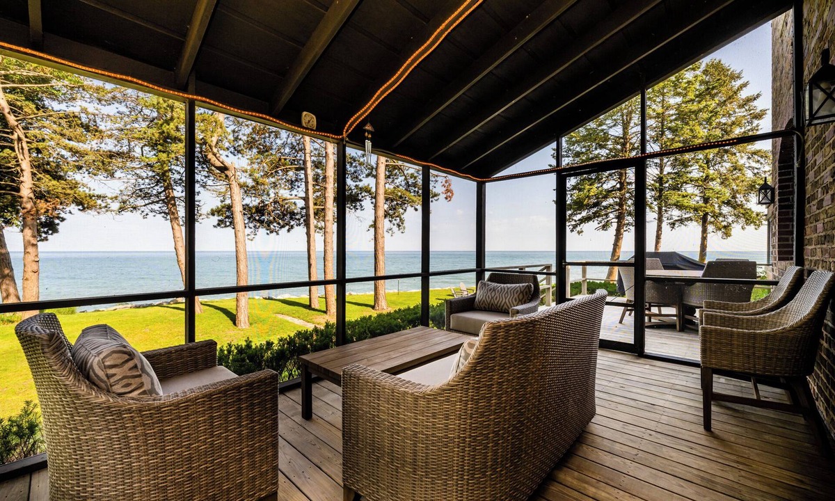Stevensville House | Luxurious and Private Lakefront Estate!