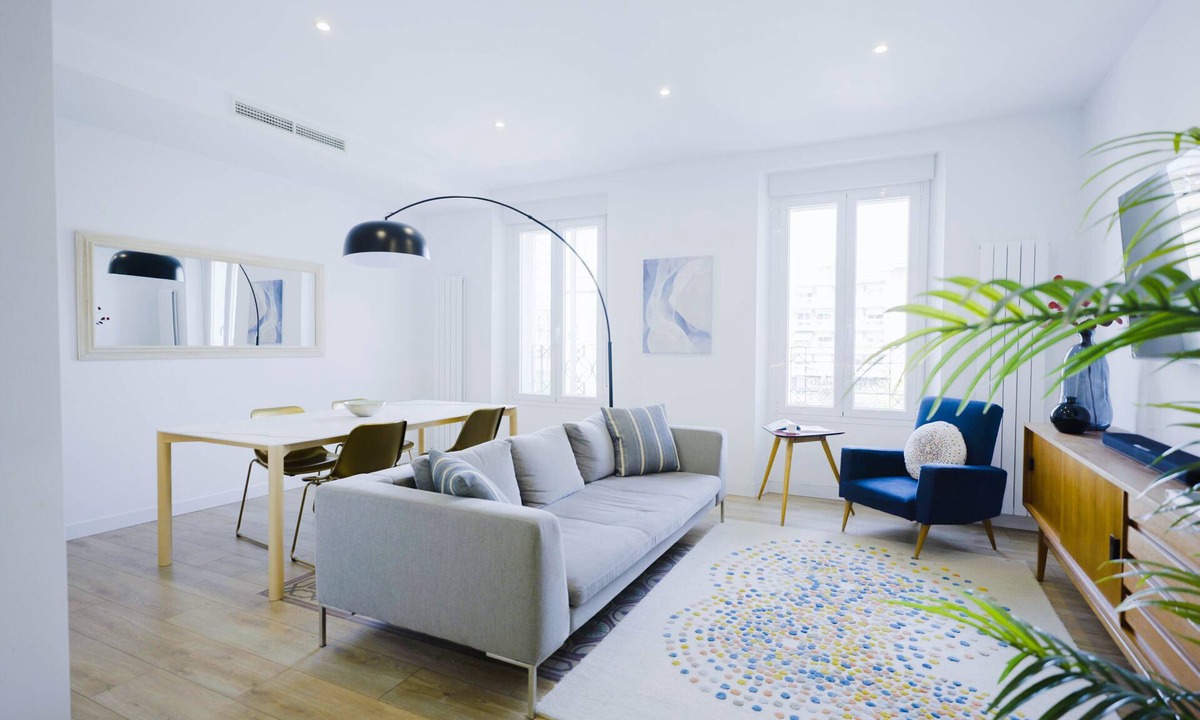 Chueca House | Luxurious apartment of 130 sqm completely refurbished and equipped for mid to long term stays.