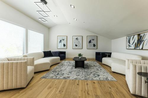Westlake Highlands House | Luxurious Austin Hideaway! 4,400-Sq-Ft Estate