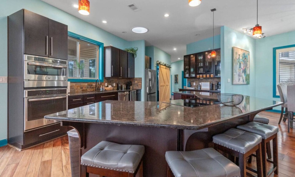 Hot Springs Village House | Luxurious Balboa Lakefront Retreat