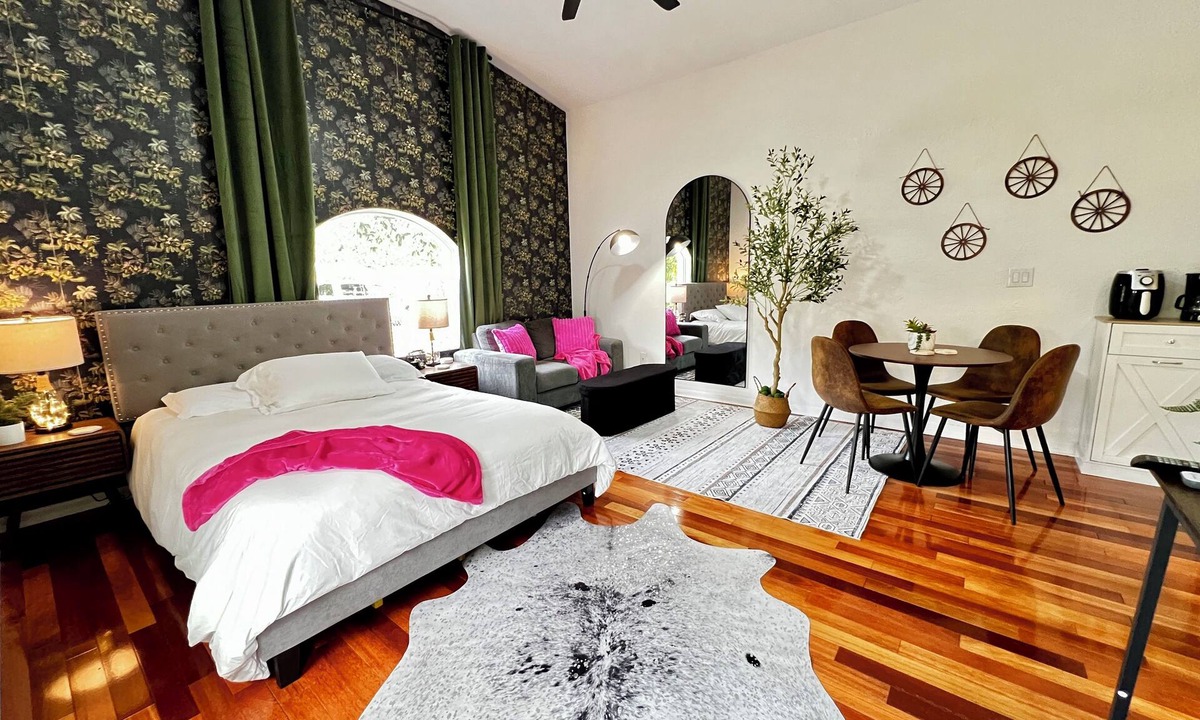 Conway Apartment | Luxurious Bath, Peaceful Stay: Private Guesthouse