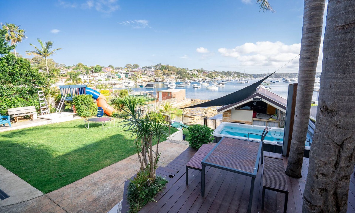 Burraneer Apartment | LUXURIOUS BEACH FRONT APARTMENT