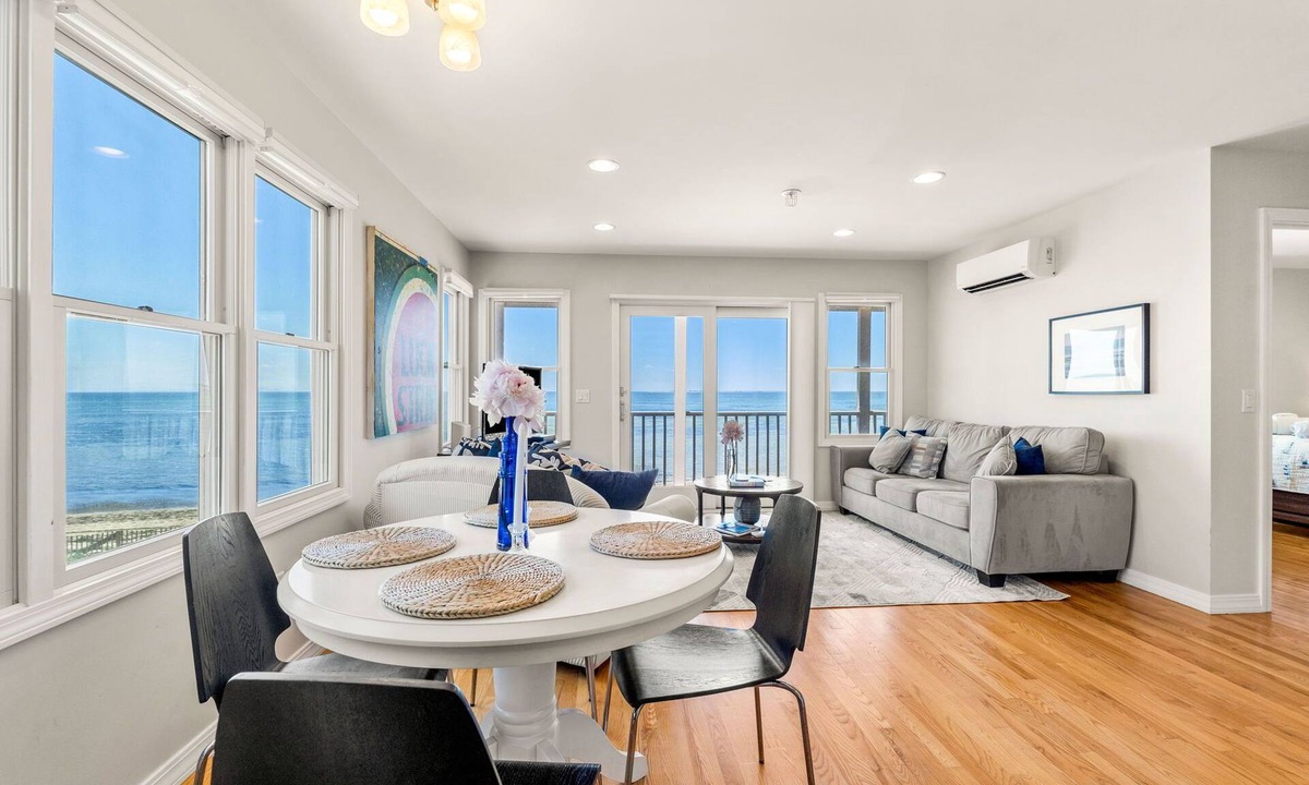 North Truro Condo | Luxurious Beachfront 2 bedroom condo