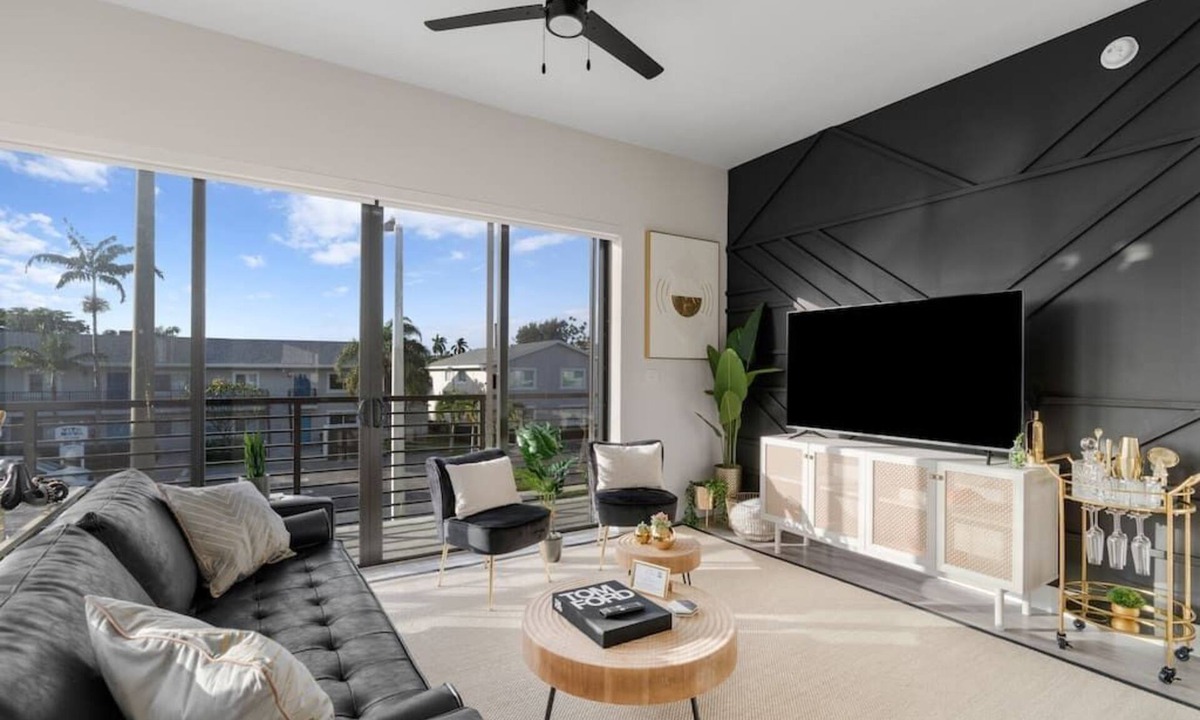 West Palm Beach Apartment | Luxurious Brand-New 2 Bedroom