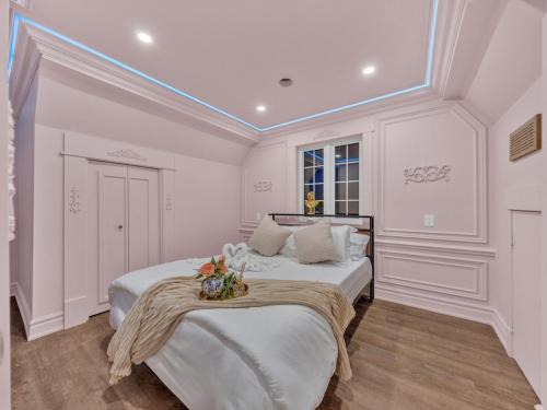Town of Essex Apartment | Luxurious Castle Suite - Private & Peaceful Escape