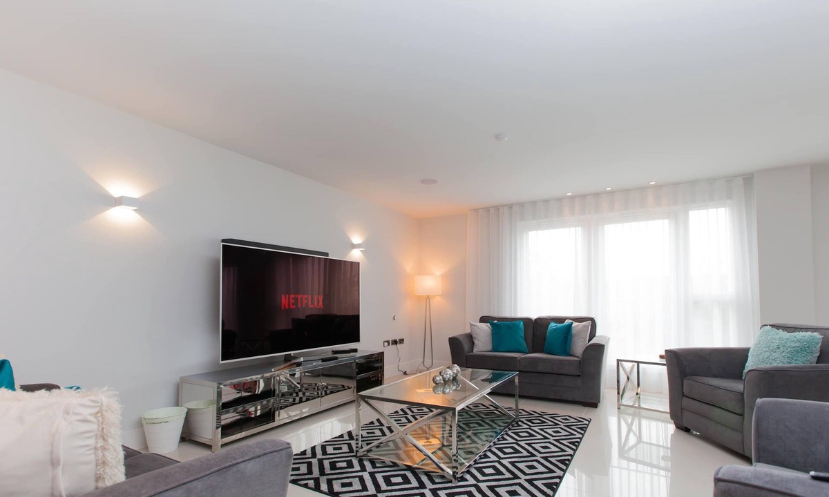 West End Apartment | Luxurious Central Edinburgh Apartment - Sleeps 6