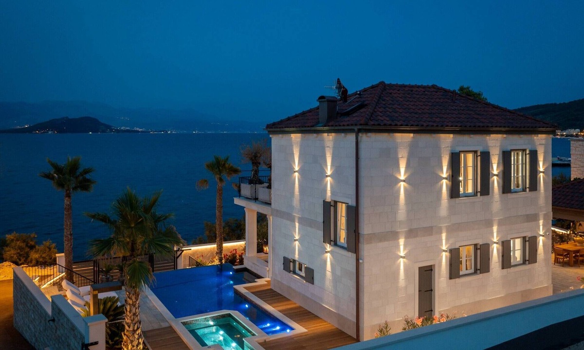 Slatine Villa | Luxurious Ciovo Villa | 5 Bedrooms | Villa Summer Breeze