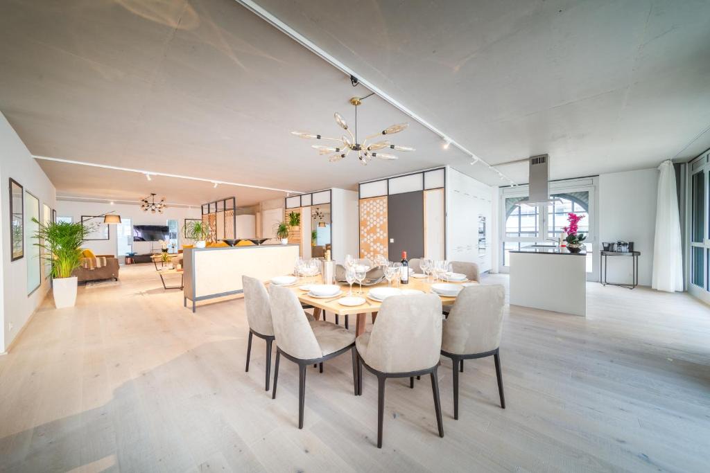 Vevey Apartment | LUXURIOUS CITY CENTRE APARTMENT VEVEY by GUESTLEE