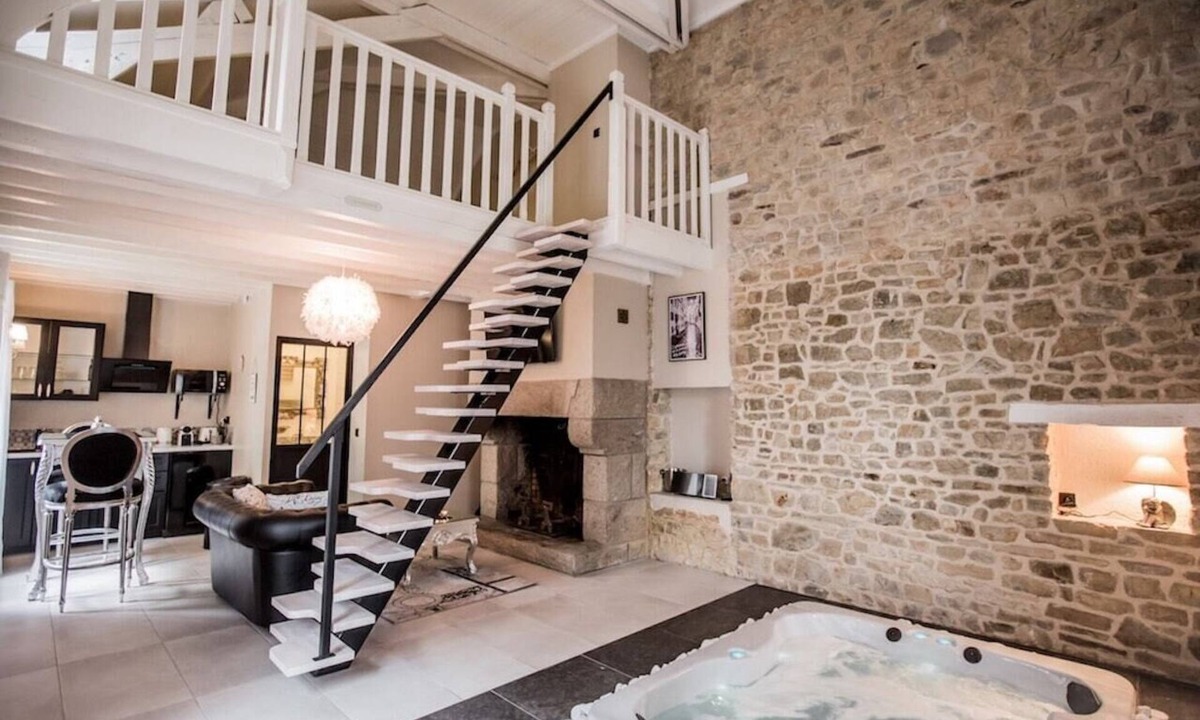 Bain-de-Bretagne House | Luxurious cottage for a romantic stay with pool access