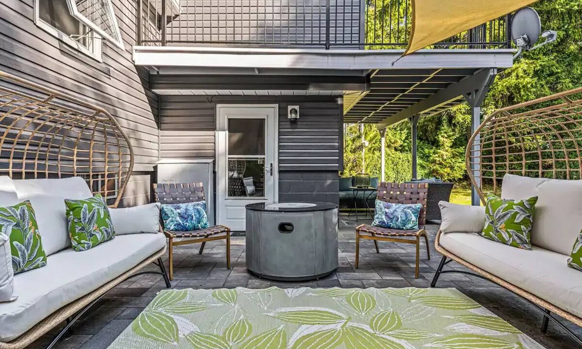 Clearview Township Cottage | Luxurious Cottage Across Water!