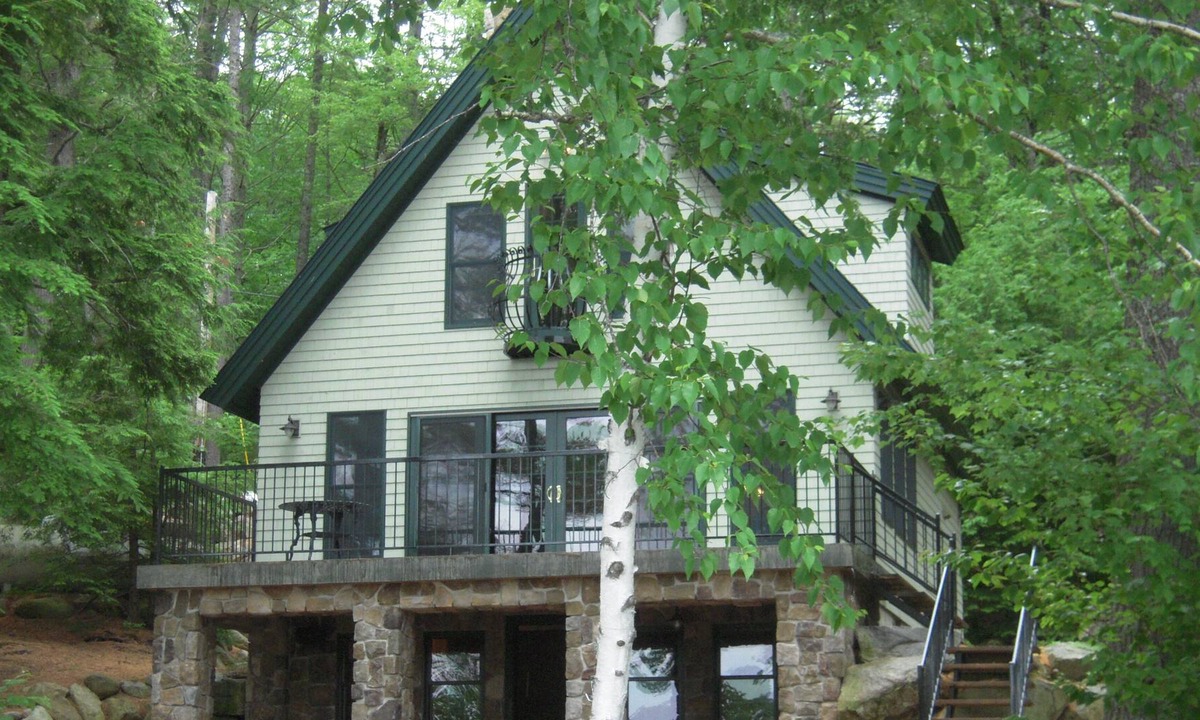 Sweden Cottage | Luxurious Custom Built Lakefront