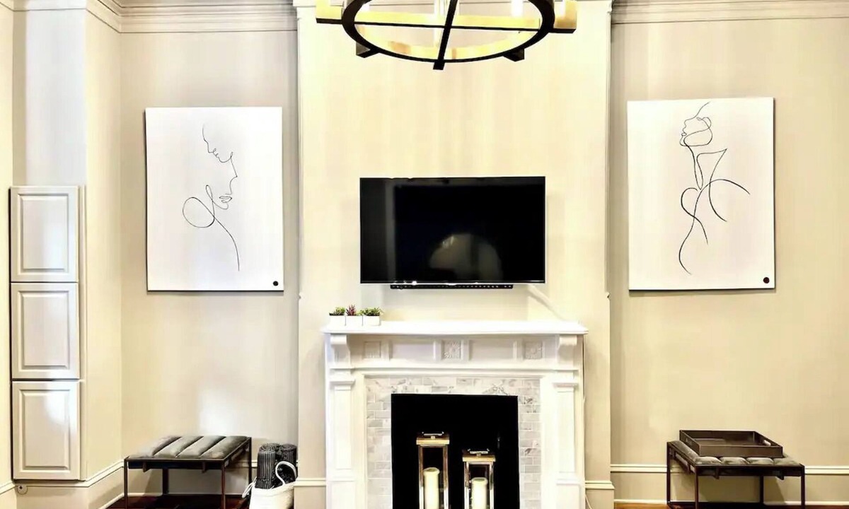 Cardozo House | LUXURIOUS DC ESTATE, BEST LOCATION BLOCK AWAY FROM 14TH/U ST NW W/2 CAR PARKING